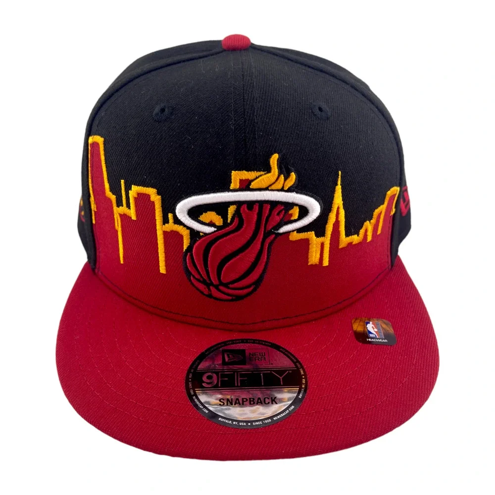 New‎ Era Miami Heat Tip Off 2022 Cityscape Black/Red NBA 9FIFTY Snapback Hat